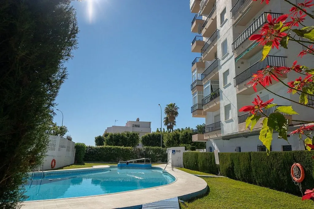 Piscine - 1-Bed Flat with Pool in Chaparil, Nerja