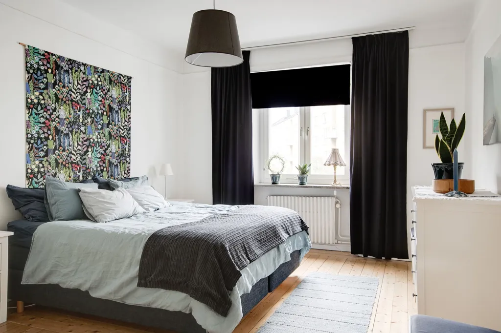 Bedrooms - Art Deco Flat with Balcony in Central Norrköping