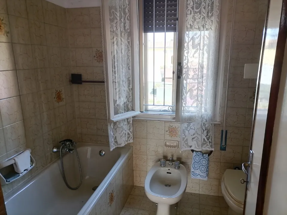 Bagni - Spacious Villa with Private Garden in Adria