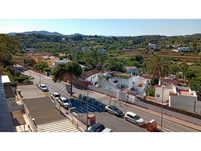 Rõdu - Spacious Apartment with Sea Views in Santa Eulalia