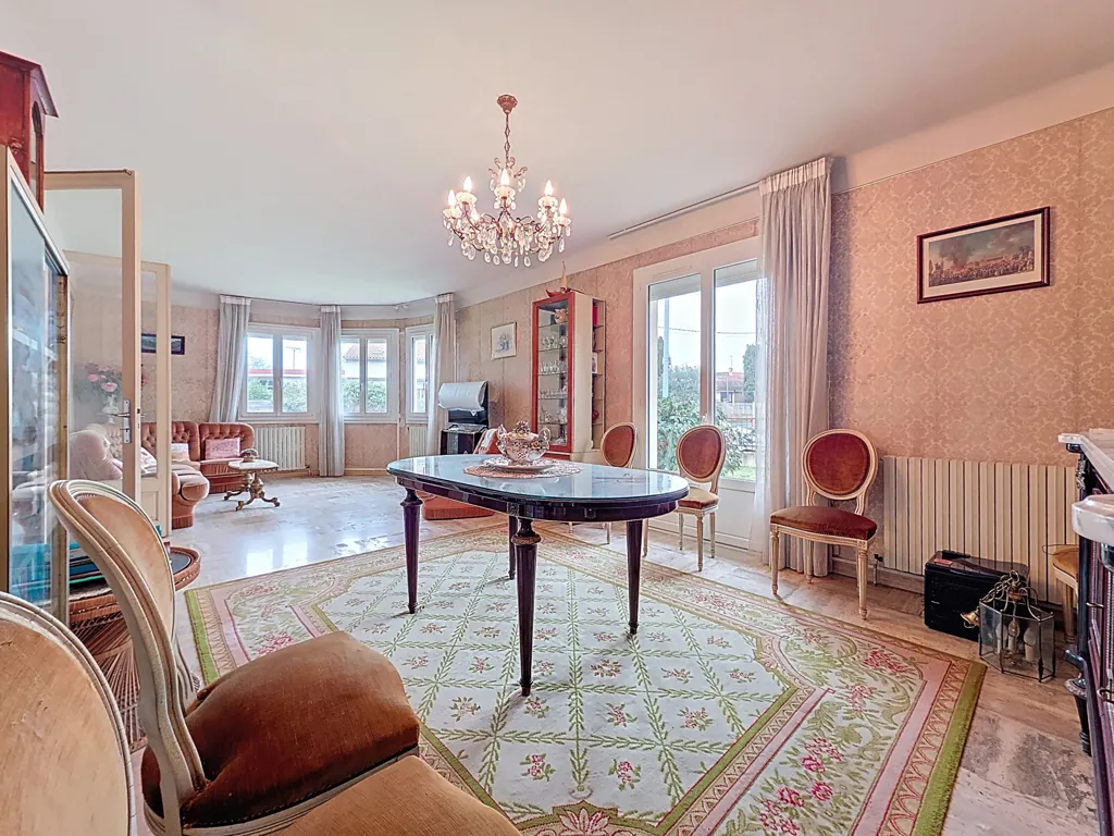 Söögituba - Detached House with Garden in L'Union