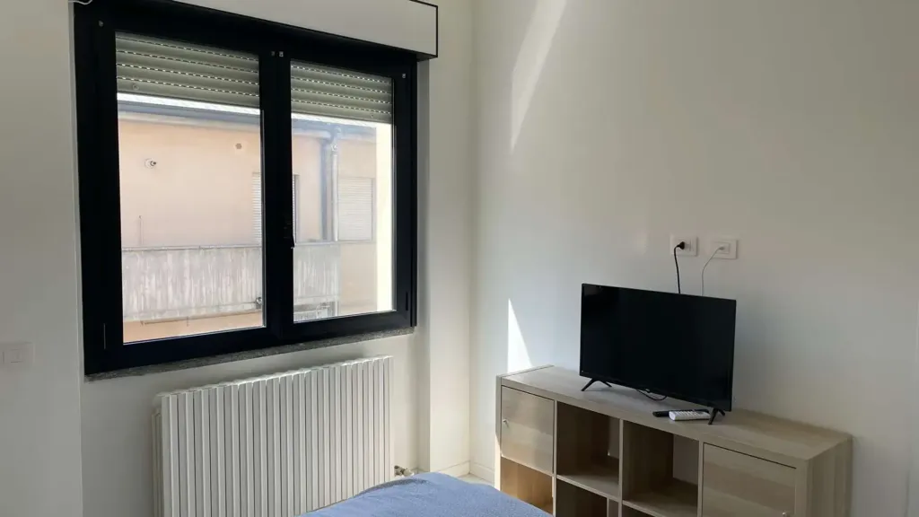 Magamistoad - Modern 2-Bedroom Apartment with Balcony in Milan
