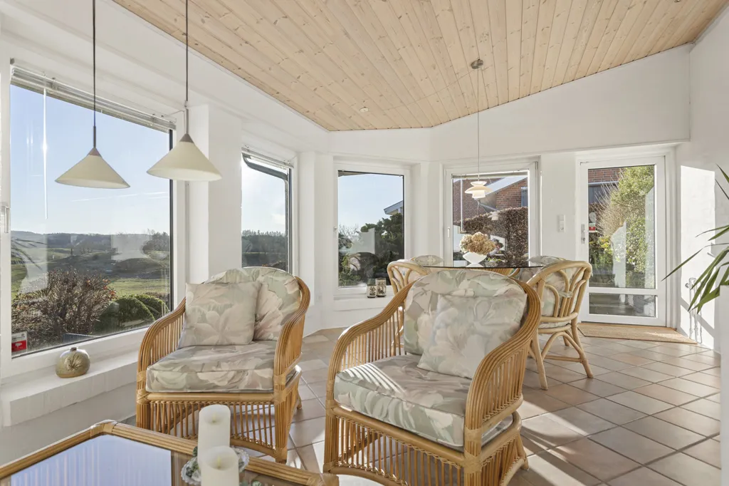 Séjour - Architect-designed Villa with Garden in Ravnshøj