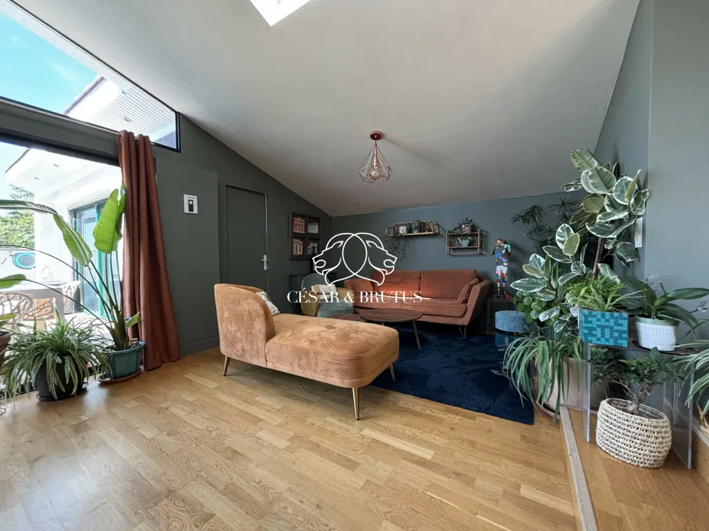 Elutuba - Renovated 4-Bed House with Pool in Tassin-la-Demi-Lune