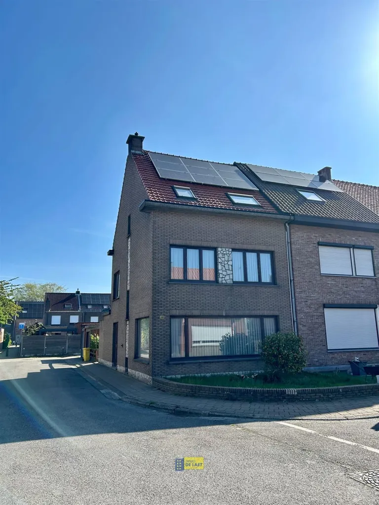 4-bedroom house in Hoevenen