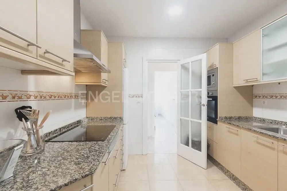Cucina - Spacious Flat with High Ceilings in El Botànic