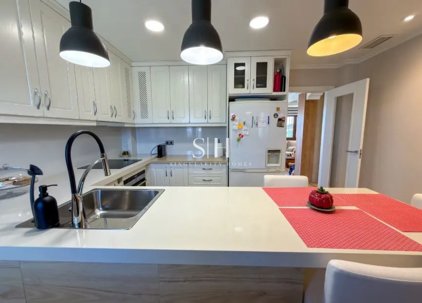 Kitchen - Contemporary Villa with Private Pool in San Fulgencio