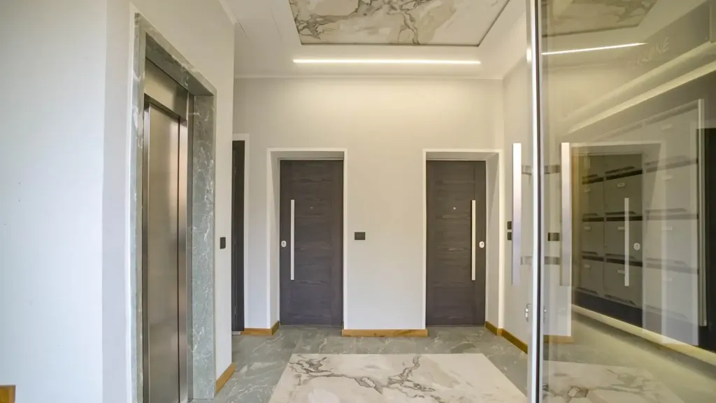 hallway_entrance