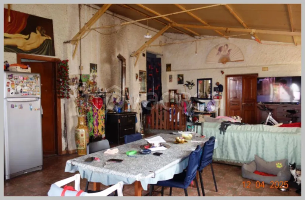 Séjour - Auctioned Villa with Garden in Aprilia