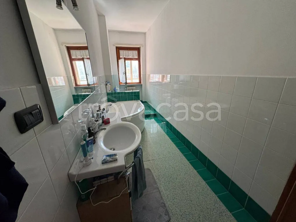 Bathrooms - Bright Apartment with Balcony in Turin