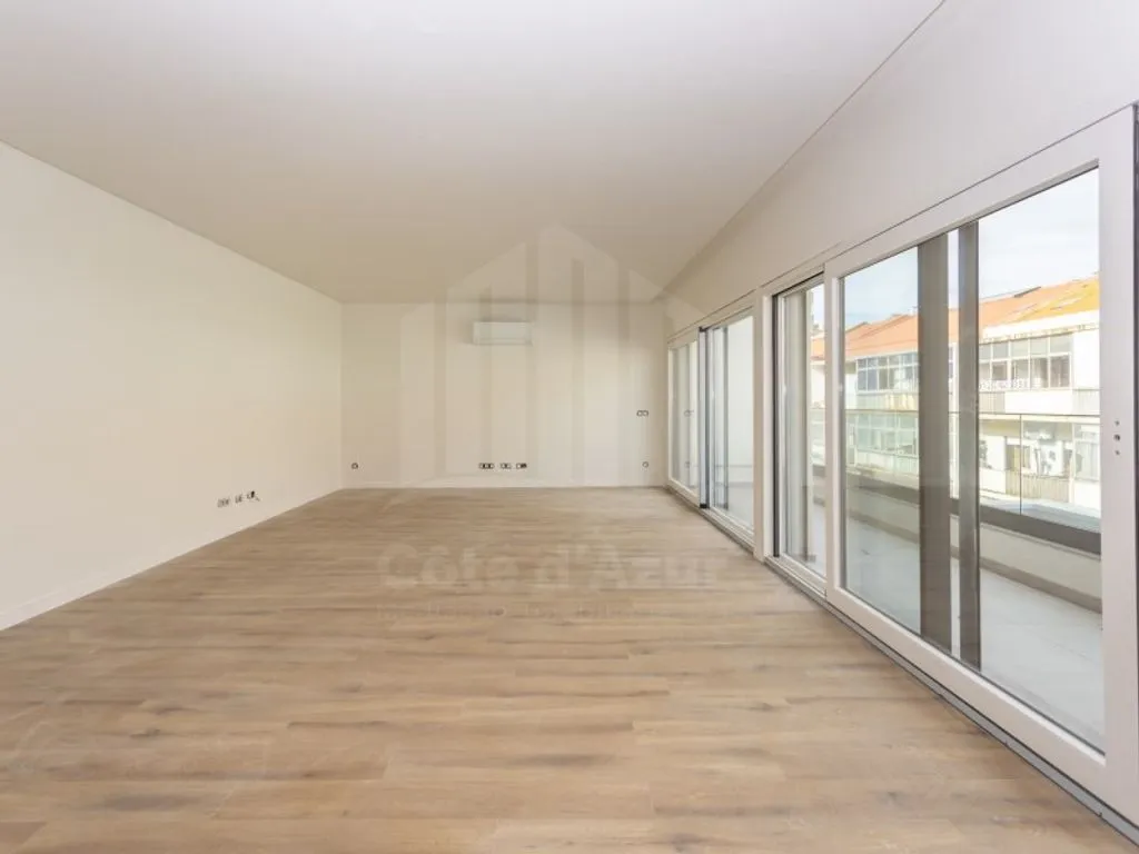 Toad - Luxury Penthouse with Bay View in Almada