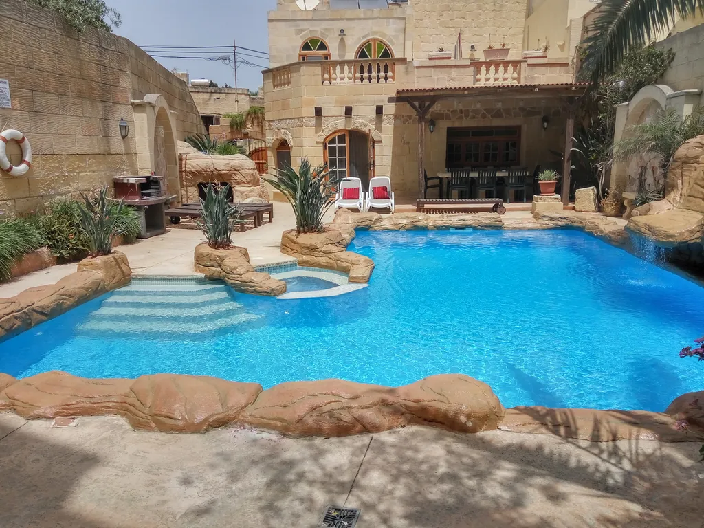 Piscina - Casa con 4 camere a Gharb