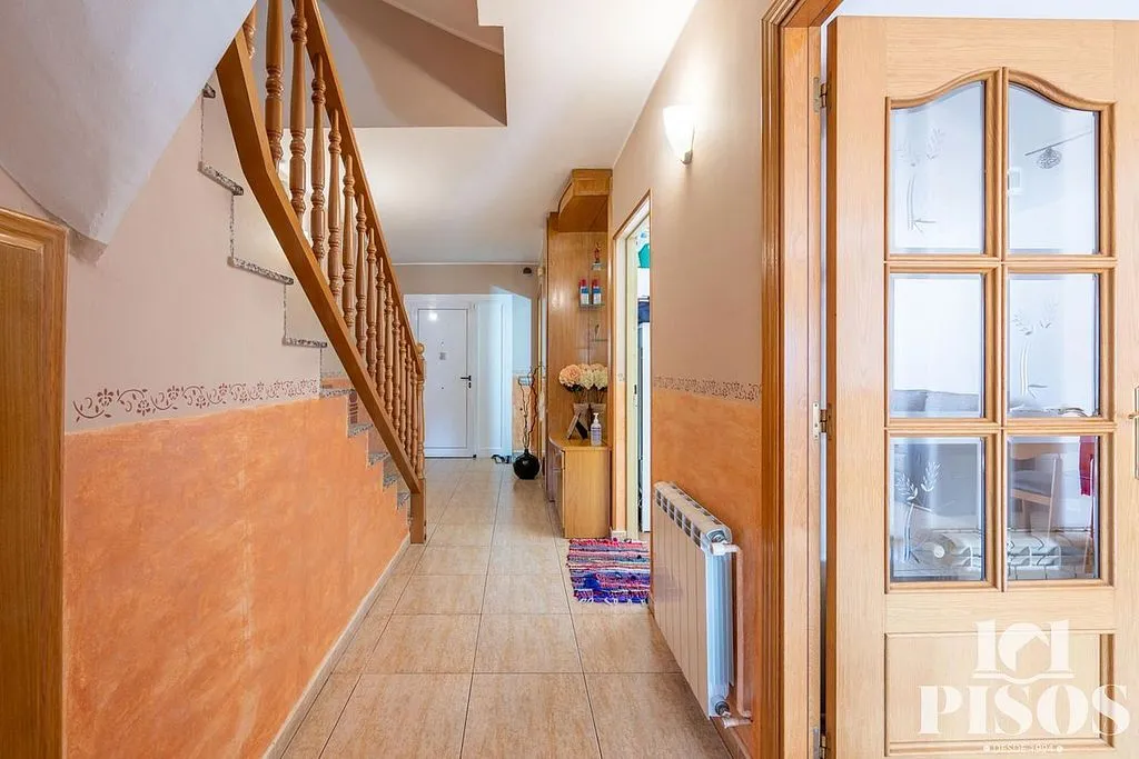 Terraced House with Balcony in Ca n'Oriol