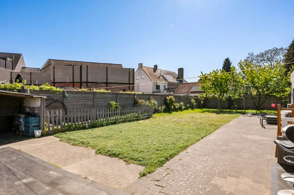 Aed - Spacious Apartment with Garden in Mol