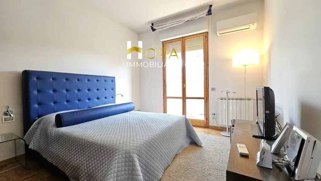 Chambres - Quadrilocale with Balcony in Florence