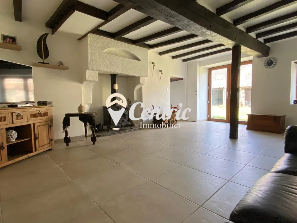 Soggiorno - Charming 6-Piece House with Garden in Clesse