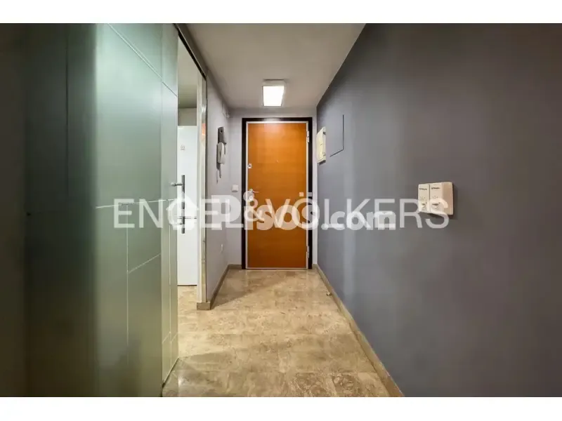 Esik - Apartment with Garage in Russafa–Eixample, Valencia