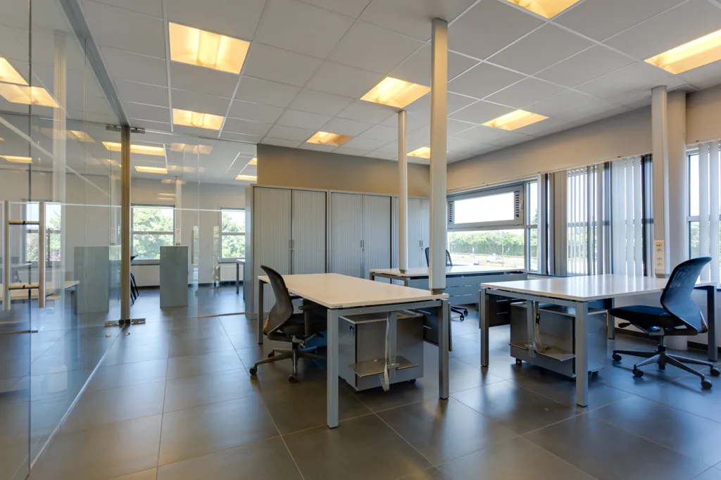 Bureau - Bureau Rénové avec Grandes Vues à Aalter