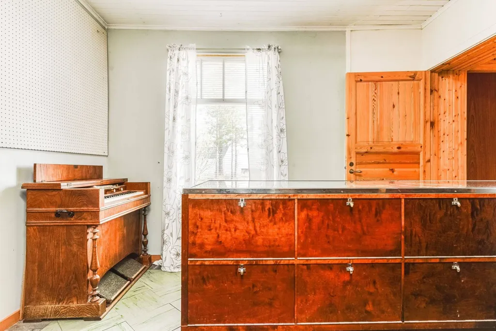 Kabinet - Renovated Villa with Garden in Ekshärad