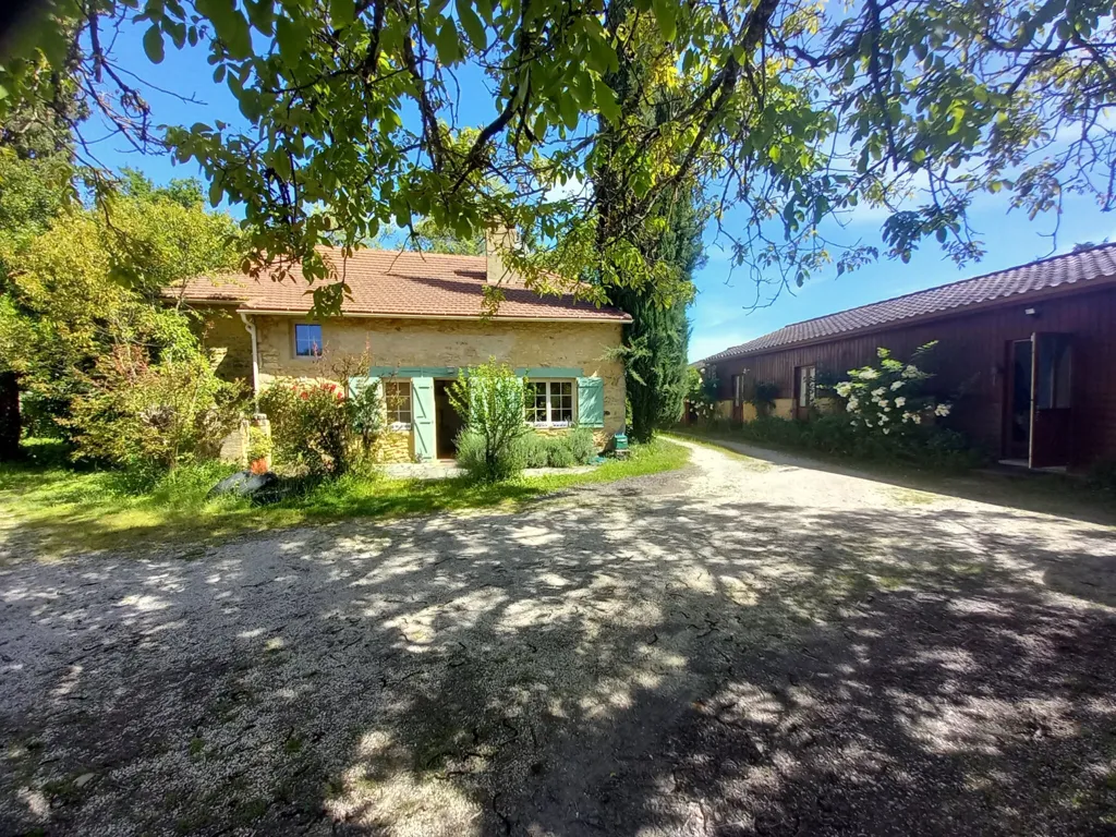 Extérieur - Corps de ferme en pierre avec piscine près de Sarlat