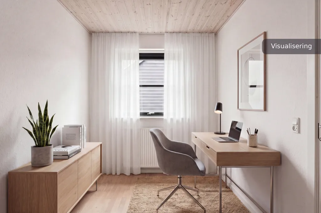 Bureau - Maintained Terraced House in Uggelhuse