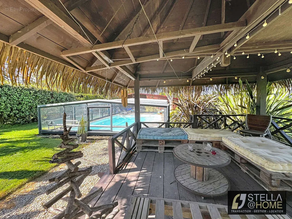 Terrass - Villa with Pool in Pordic