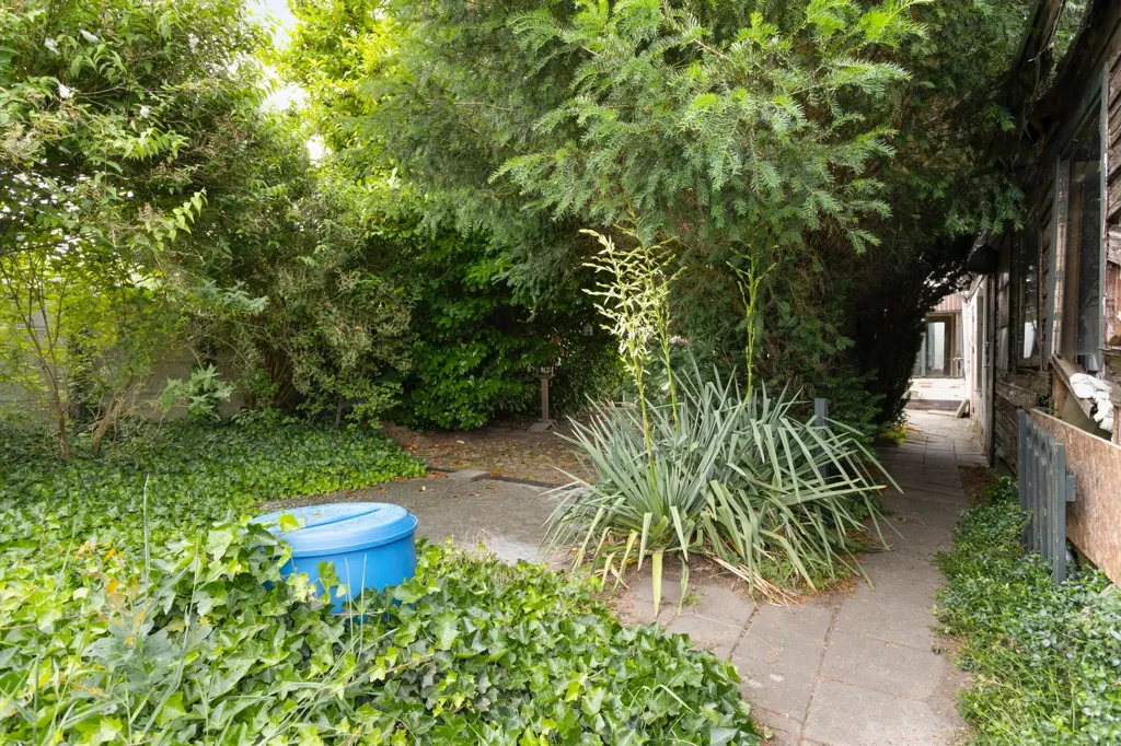 Giardino - Monumental House with Garden in Heerle