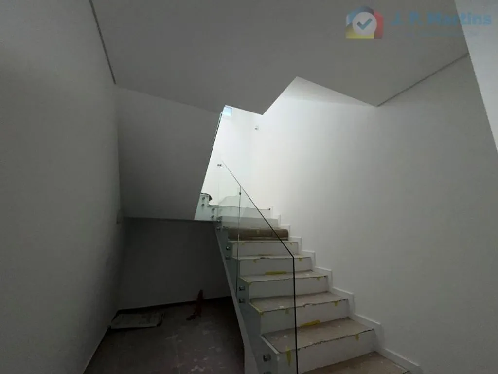 Pièces - Luxury Detached House with Pool in Seixal