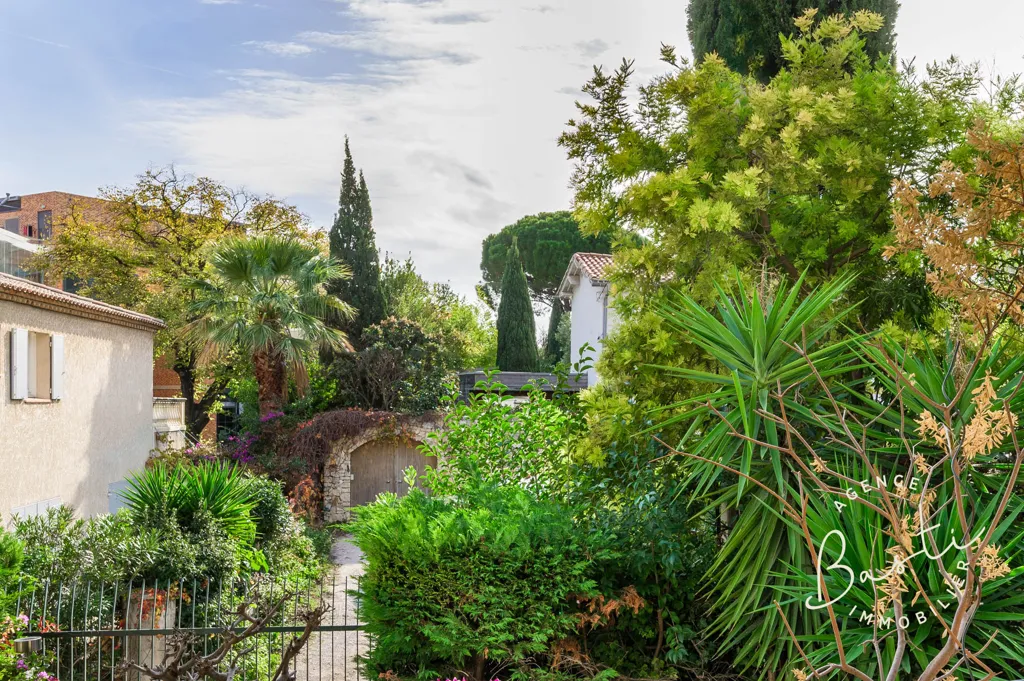 Jardin - Appartement 4 Pièces avec Terrasse Sud à Proximité de la Rue du Commandant Rolland