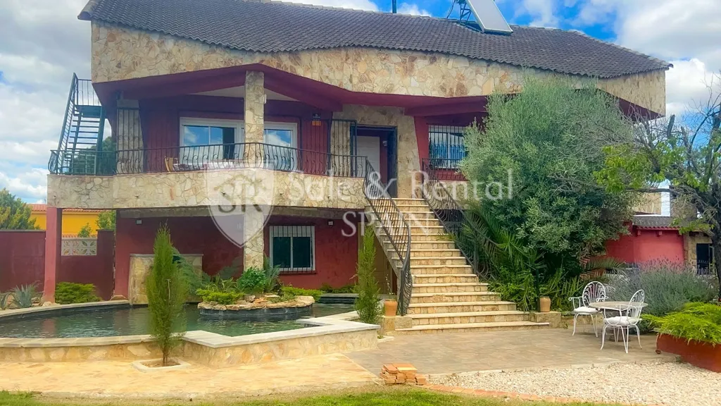 Esterno - Chalet with Pool and Terrace in Montserrat