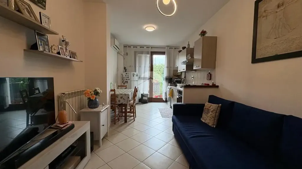 Living Room - Modernised Two-Bedroom Apartment in Florence