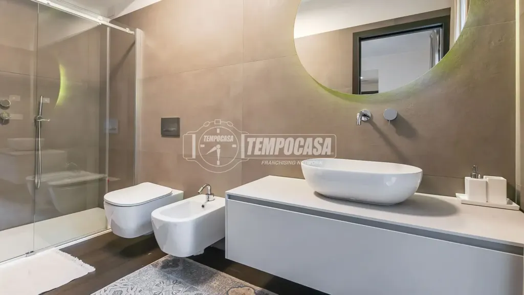 Salles de bain - Bright Apartment with Balcony in Milan