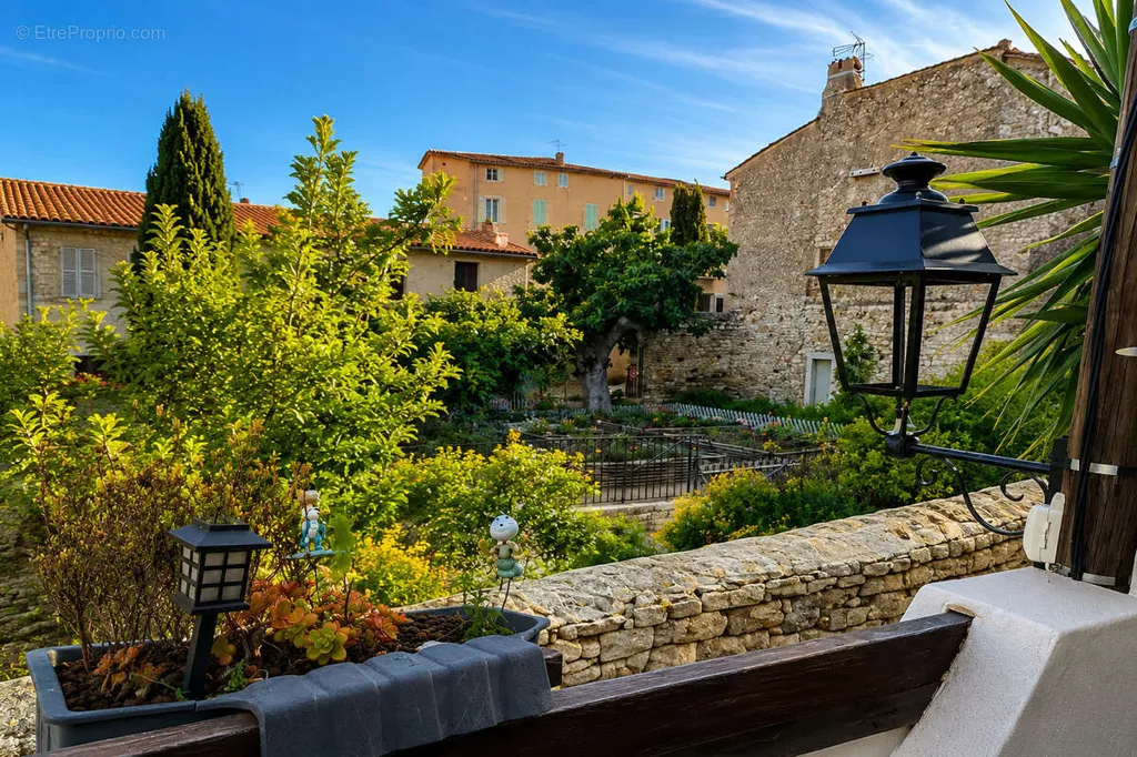 Jardin - Appartement de Village avec Balcon à Ollioules