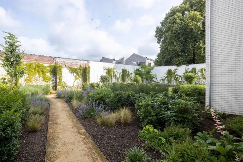 Garden - Modern Apartment with Terrace in Aalst