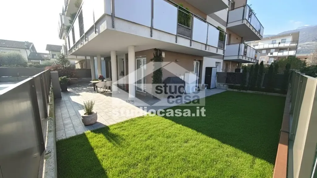 Jardin - Ground Floor Apartment with Garden in Mori