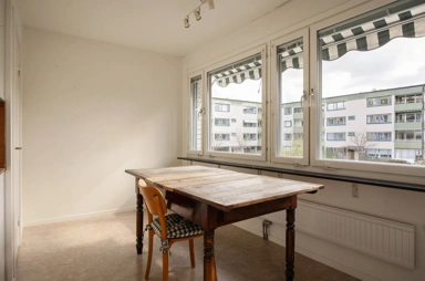 Sala da pranzo - Apartment with Balcony and Forest View in Igelbodaplatån
