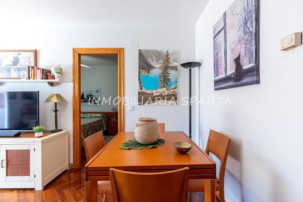 Salle à manger - Charming Duplex with Terrace in City Centre