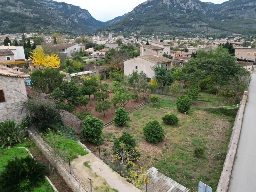 Jardin - Building Land with Stream in Soller, Mallorca