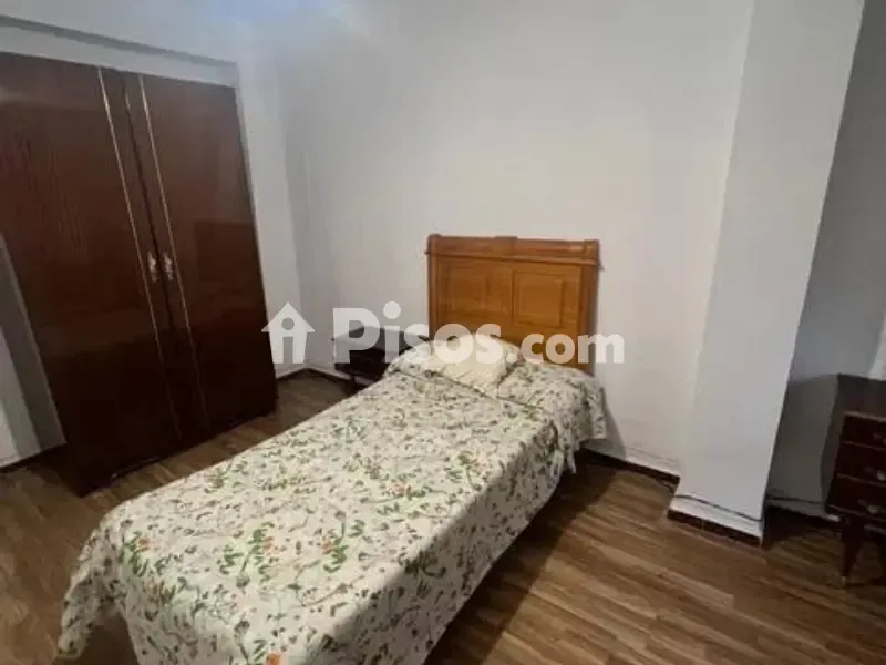 Chambres - Semi-Reformed Flat in Hospital-Nuevo Centre