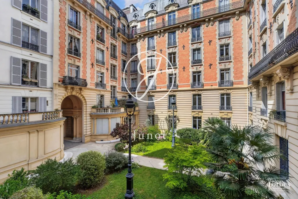 Jardin - Appartement avec Cheminée et Jardin à Paris 9ème