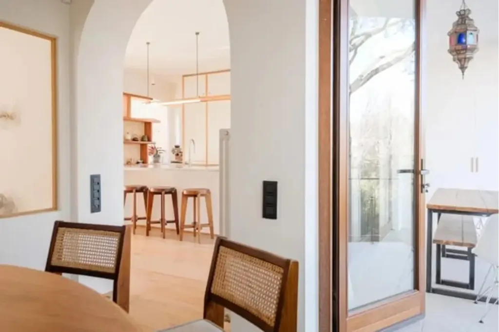 Salle à manger - Villa Rénovée avec Terrasse à Uccle