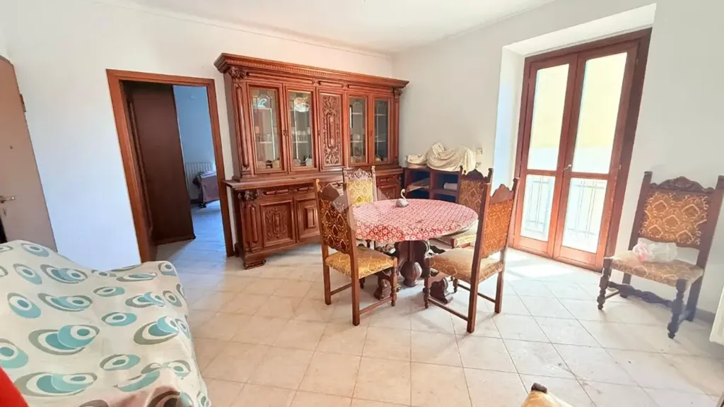 Salle à manger - Apartment with Three Balconies in Lanzo Torinese