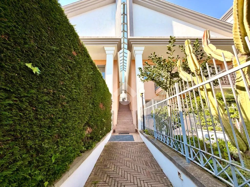 Välivaade - Villa with Terraces in Albenga