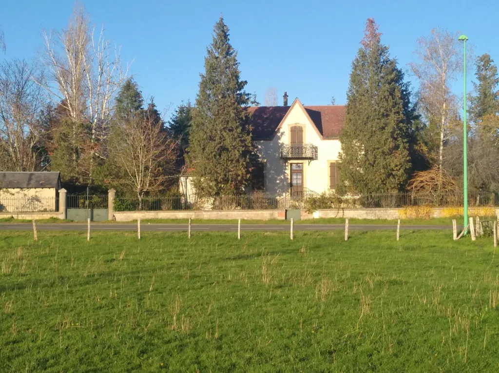 Extérieur - Maison du 19ème Siècle avec Parc à Champvert