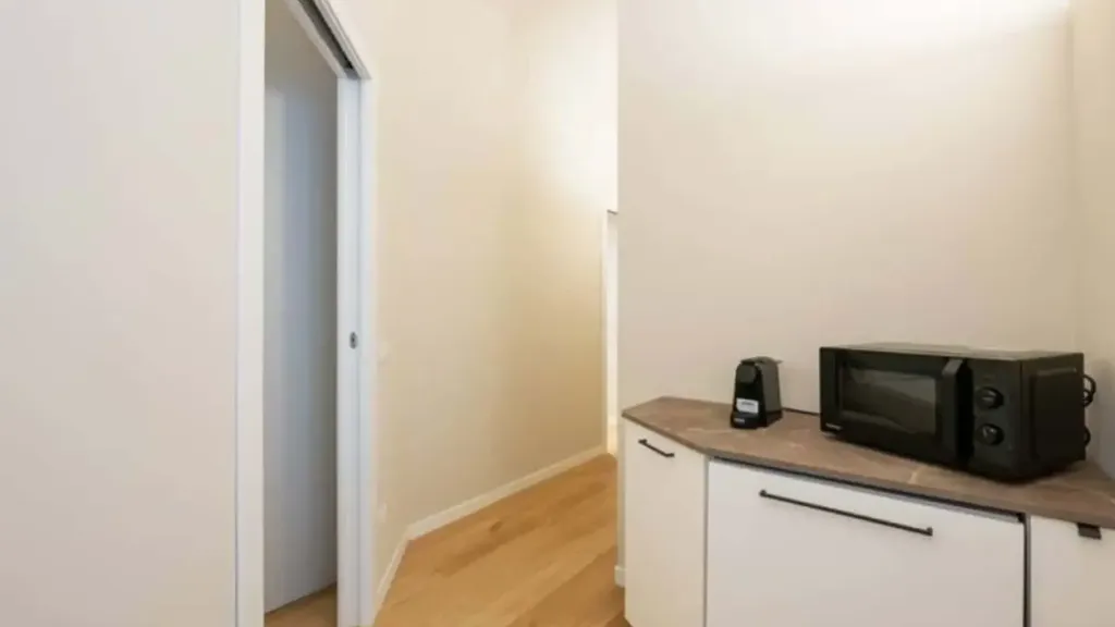 Cuisine - Elegant Two-Room Apartment in Milan
