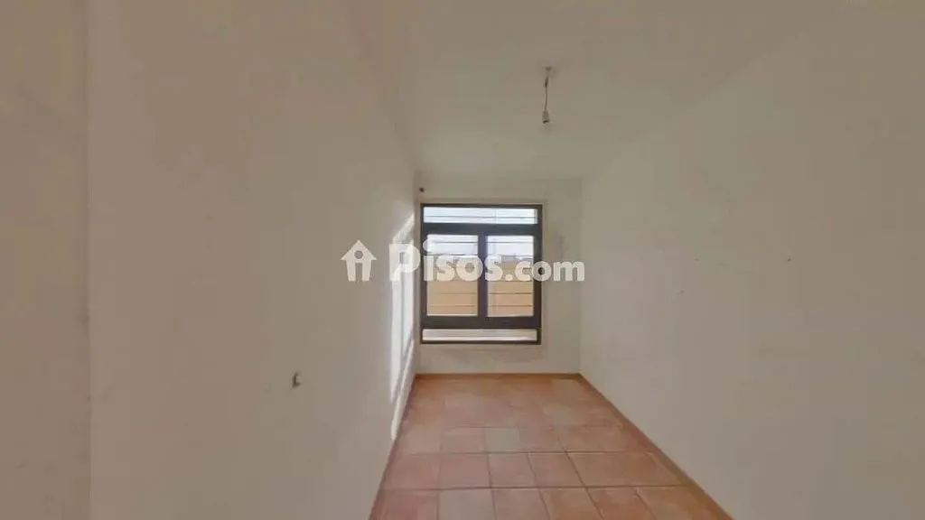 Esik - Three-Bedroom House near Blanes Beach