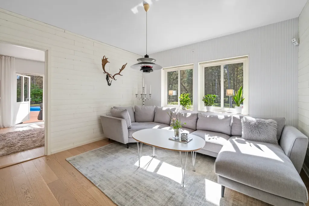 Wohnzimmer - Spacious Bungalow with Pool in Ljungskogen
