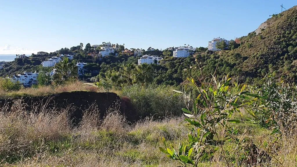 Sea-View Plot in Lomas de La Quinta, Benahavís