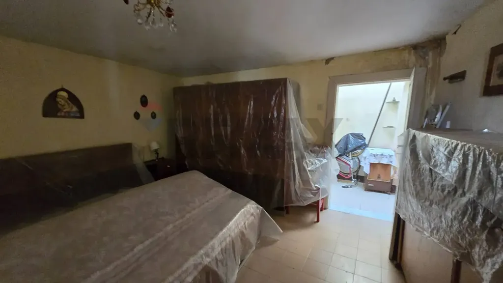 Chambres - Semi-detached House with Balcony in Montereale