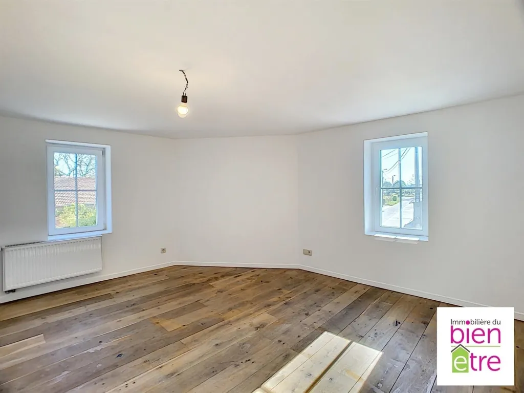 Pièces - Maison Rénovée avec Terrasse à Roux-Miroir